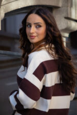 POLO DE MALHA ÀS RISCAS CRU E CASTANHO PONTO CHIC - Image 5