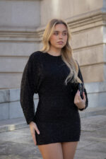 VESTIDO PRETO COM APLICAÇÕES BRILHANTES PONTO CHIC - Image 13