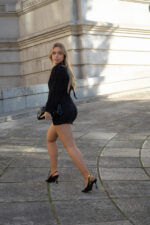 VESTIDO PRETO COM APLICAÇÕES BRILHANTES PONTO CHIC - Image 9