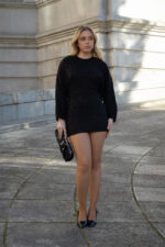 VESTIDO PRETO COM APLICAÇÕES BRILHANTES PONTO CHIC - Image 12