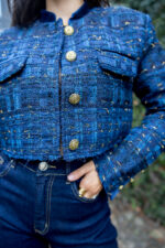 CASACO CURTO TWEED AZUL E CASTANHO PONTO CHIC - Image 2