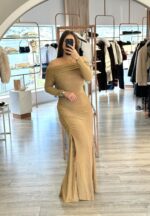 VESTIDO COMPRIDO DOURADO DE MALHA METÁLICA RINASCIMENTO