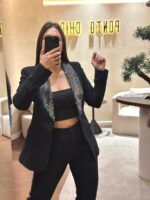 BLAZER PRETO COM LAPELAS DE LANTEJOULAS RINASCIMENTO