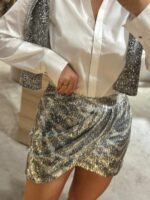 SAIA CURTA PRATEADA DE LANTEJOULAS RINASCIMENTO - Image 2