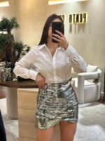 SAIA CURTA PRATEADA DE LANTEJOULAS RINASCIMENTO