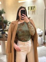 BODY VERDE COM PADRÃO FLORAL PONTO CHIC