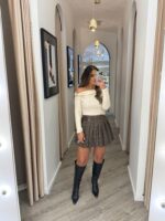 CAMISOLA BEGE CANELADA COM DETALHE DOURADO PONTO CHIC - Image 2