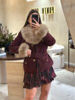 CASACO BORDÔ COM PELO E CINTO PONTO CHIC - Image 2