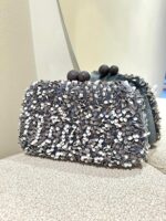 CLUTCH DE VELUDO COM LANTEJOULAS CINZA PONTO CHIC