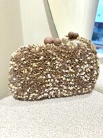 CLUTCH DE VELUDO COM LANTEJOULAS TAUPE PONTO CHIC