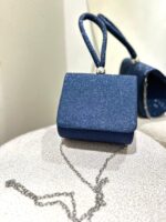 MINI CLUTCH AZUL COM ACABAMENTO CINTILANTE PONTO CHIC