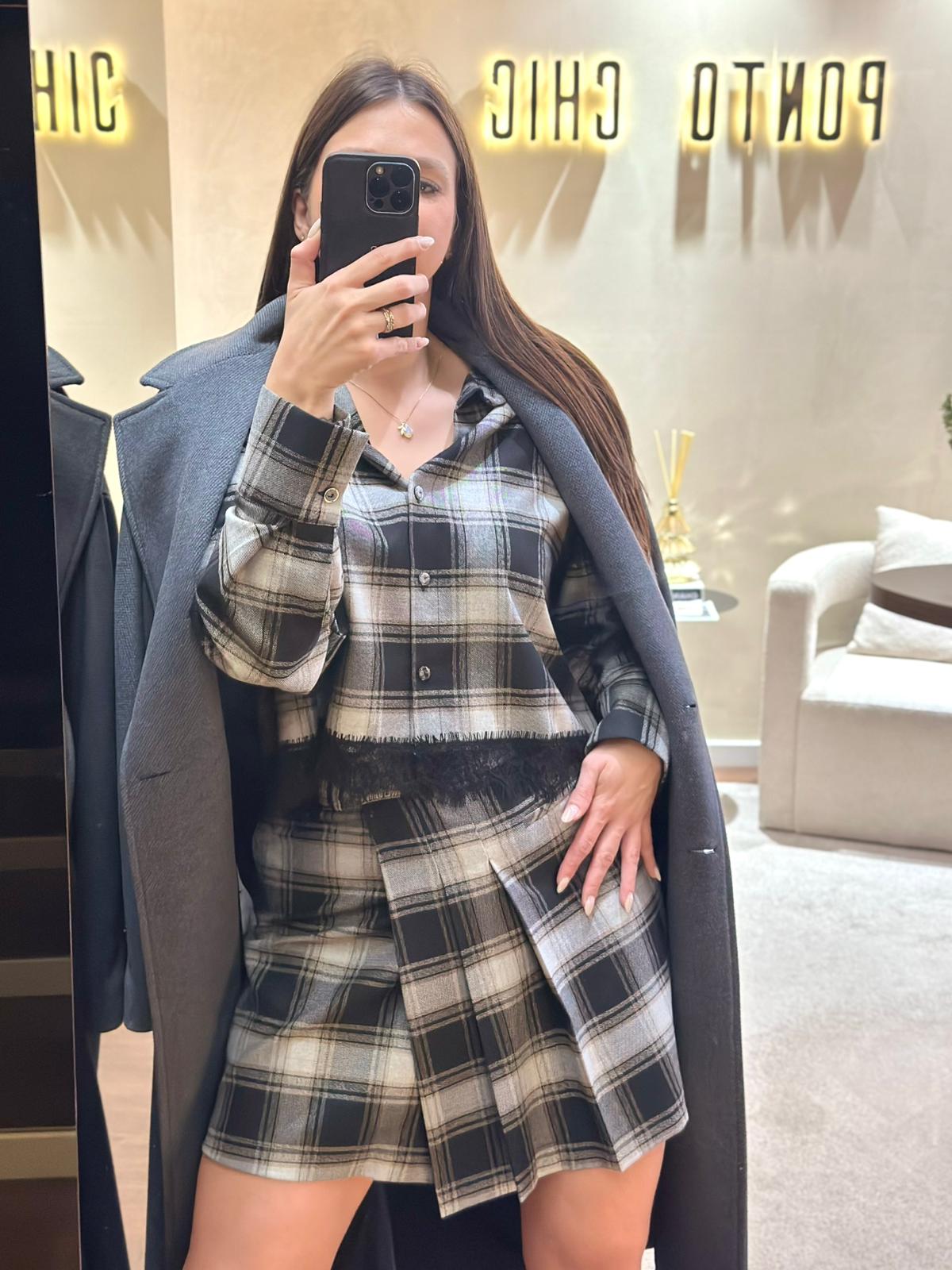 WhatsApp Image 2025-12-10 at 17.37.52 SAIA XADREZ CINZA COM PREGAS IMPERIAL - Image 1