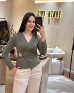 CAMISOLA VERDE COM DETALHE DOURADO PONTO CHIC