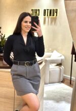 CAMISOLA PRETA DRAPEADA COM APLICAÇÃO NO PEITO IMPERIAL - Image 2