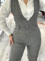 MACACÃO XADREZ CINZA DE DECOTE EM V RINASCIMENTO - Image 3