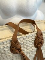 MALA DE PALHA COM PEGAS ENTRELAÇADAS PONTO CHIC - Image 3