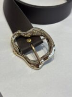 CINTO CASTANHO COM FIVELA DOURADA - Image 2