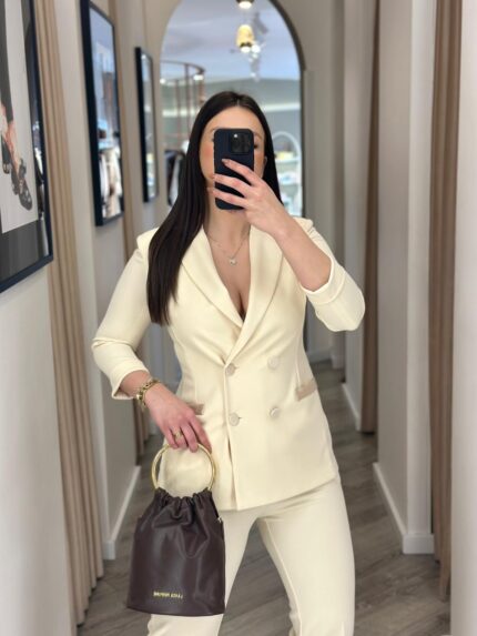 BLAZER CREME COM BOTÕES E LAPELAS FORRADOS IMPERIAL