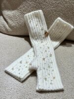 LUVAS BRANCAS COM APLICAÇÕES DE PÉROLAS RINASCIMENTO - Image 3