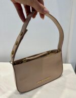 MALA PEQUENA TEXTURADA BEGE LANÇA PERFUME - Image 2