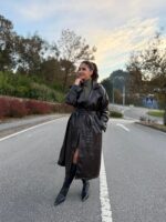 TRENCH COAT EM ECOPELE CASTANHO PONTO CHIC