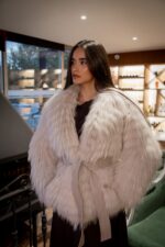 CASACO DE PELO COM CINTO BEGE FLO&CLO - Image 4