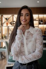 CAMISA BRANCA EM RENDA IMPERIAL