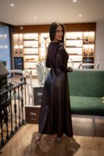 VESTIDO CASTANHO COM DETALHE EM ECOPELE IMPERIAL - Image 2