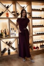 VESTIDO BORDÔ DRAPEADO COM CINTO IMPERIAL