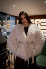 CASACO DE PELO COM CINTO BEGE FLO&CLO