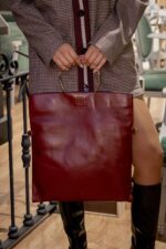 MALA BORDEAUX EM PELE COM ARGOLA DOURADA SAHOCO