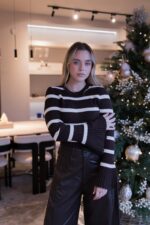 CAMISOLA CANELADA CASTANHO E CRU COM MANGA FLARE PONTO CHIC - Image 4