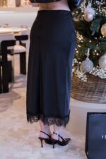 SAIA MIDI PRETA COM RENDA PONTO CHIC - Image 3