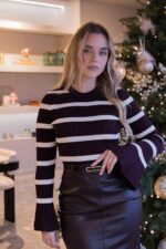 CAMISOLA CANELADA BORDO E CRU COM MANGA FLARE PONTO CHIC