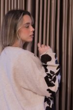 CAMISOLA BEGE COM FLORES PONTO CHIC - Image 6