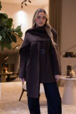 CASACO CASTANHO COM CACHECOL INTEGRADO PONTO CHIC - Image 4