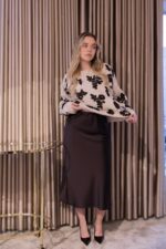 CAMISOLA BEGE COM FLORES PONTO CHIC - Image 3