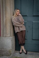 SAIA MIDI CASTANHA COM RENDA PONTO CHIC