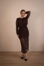 VESTIDO COMPRIDO DE RENDA CASTANHO PONTO CHIC - Image 3