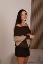 CAMISOLA CASTANHA DE GOLA ALTA COM PADRÃO LOSANGOS PONTO CHIC