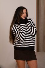 CAMISOLA DE MALHA ÀS RISCAS PRETA PONTO CHIC - Image 2