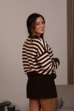 CAMISOLA DE MALHA ÀS RISCAS CASTANHA PONTO CHIC - Image 2