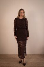 VESTIDO COMPRIDO DE RENDA CASTANHO PONTO CHIC