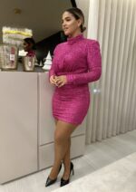 VESTIDO ROSA DE LANTEJOULAS DRAPEADO PONTO CHIC - Image 3