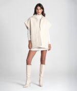 COLETE TRICOT CRU COM BOLSOS RUGA