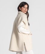 COLETE TRICOT CRU COM BOLSOS RUGA - Image 2