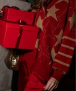 MALHA TRICOT VERMELHA COM ESTRELAS DOURADAS RUGA - Image 2