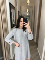 VESTIDO DE MALHA CINZA COM BOTÃO DOURADO PONTO CHIC - Image 4