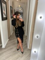 VESTIDO PRETO COM DETALHES DOURADOS PONTO CHIC