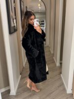 CASACO PRETO EM PÊLO PONTO CHIC - Image 5